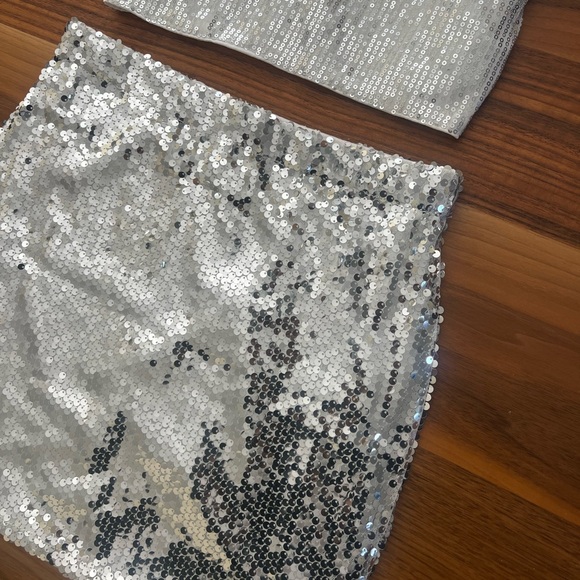 BUNDLE - Silver Sequin Top & Skirt Set - Small - Picture 5 of 6